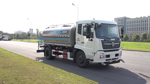 建筑工地洒水车